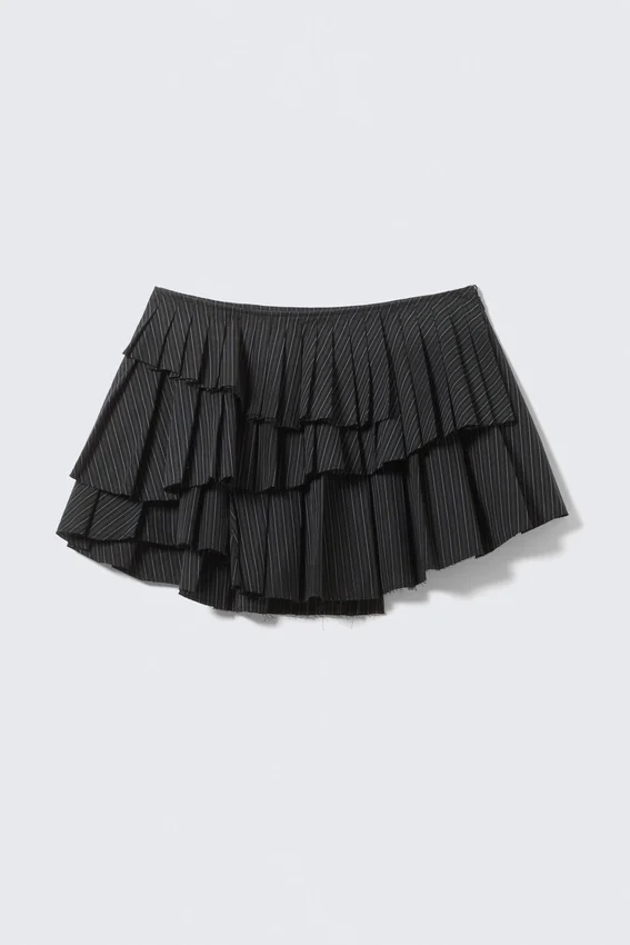 Falda plisada en capas – Rayas negras Falda plisada en capas – Rayas negras