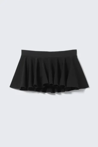 Faldita-pantalón acampanada de talle bajo – Negro