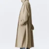 Gabardina de corte holgado con cuello de embudo – Beige Gabardina de corte holgado con cuello de embudo – Beige