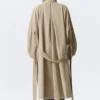 Gabardina de corte holgado con cuello de embudo – Beige Gabardina de corte holgado con cuello de embudo – Beige