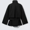 Gabardina técnica con capas – Negro Gabardina técnica con capas – Negro