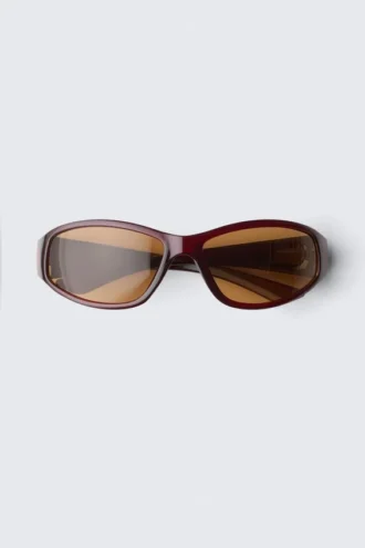 Gafas de sol envolventes – Rojo transparente – Lentes marrones