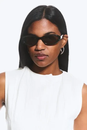Gafas de sol ovaladas – Negras – Lentes marrones