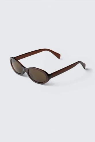 Gafas de sol ovaladas y estilizadas – Marrón oscuro – Lentes marrones