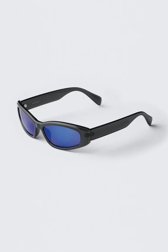 Gafas de sol unisex con montura curvada – Gris oscuro – Lentes azules Gafas de sol unisex con montura curvada – Gris oscuro – Lentes azules
