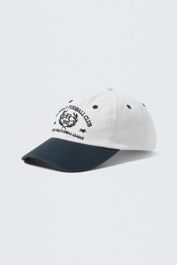 Gorra de béisbol Merch – Azul oscuro y blanco Gorra de béisbol Merch – Azul oscuro y blanco