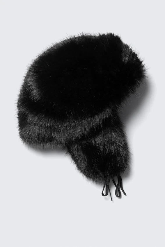 Gorro de cazador de piel sintética – Negro Gorro de cazador de piel sintética – Negro