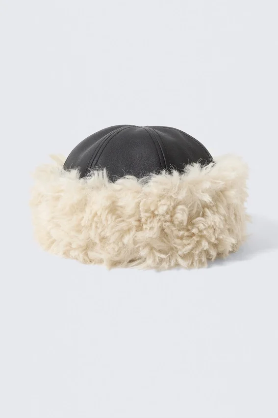 Gorro de piel sintética – Negro Gorro de piel sintética – Negro
