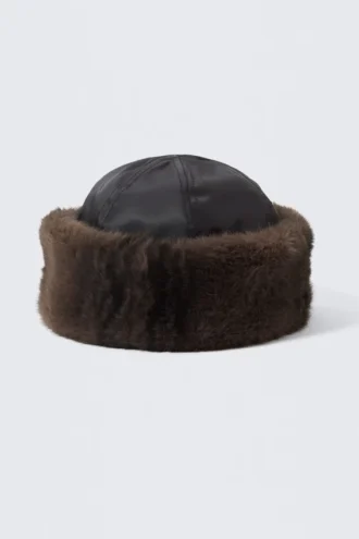 Gorro de piel sintética – Negro