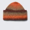 Gorro de punto acanalado con vuelta – Naranja brillante y burdeos Gorro de punto acanalado con vuelta – Naranja brillante y burdeos
