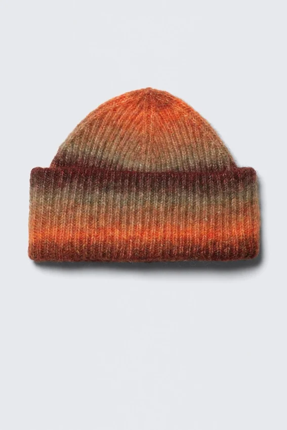 Gorro de punto acanalado con vuelta – Naranja brillante y burdeos Gorro de punto acanalado con vuelta – Naranja brillante y burdeos