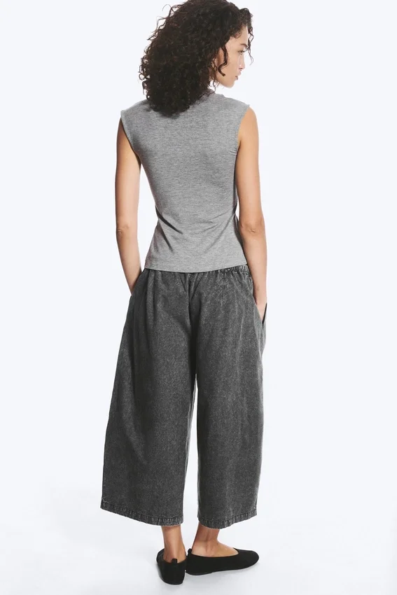 Jersey abotonado con botones de perla – Gris polvoriento jaspeado Jersey abotonado con botones de perla – Gris polvoriento jaspeado