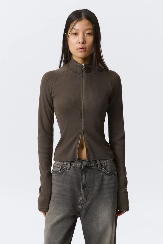 Jersey ajustado de manga larga con cuello alto y cremallera – Gris oscuro lavado Jersey ajustado de manga larga con cuello alto y cremallera – Gris oscuro lavado