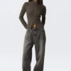 Jersey ajustado de manga larga con cuello alto y cremallera – Gris oscuro lavado Jersey ajustado de manga larga con cuello alto y cremallera – Gris oscuro lavado