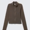 Jersey ajustado de manga larga con cuello alto y cremallera – Gris oscuro lavado Jersey ajustado de manga larga con cuello alto y cremallera – Gris oscuro lavado