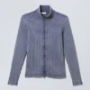 Jersey de cuello alto con cremallera y canalé bicolor Toni – Azul y blanco Jersey de cuello alto con cremallera y canalé bicolor Toni – Azul y blanco