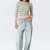 Jersey de punto ajustado con cuello en V – Rayas gris claro Jersey de punto ajustado con cuello en V – Rayas gris claro