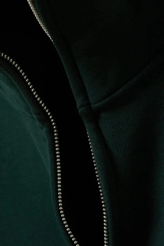 Jersey grueso con cuello de embudo y cremallera – Verde oscuro Jersey grueso con cuello de embudo y cremallera – Verde oscuro