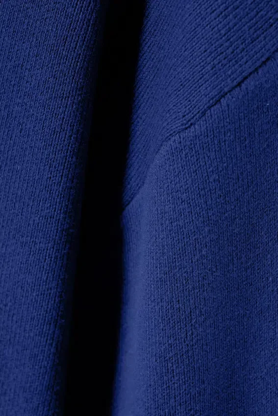 Jerséu de algodón de punto holgado – Azul brillante Jerséu de algodón de punto holgado – Azul brillante