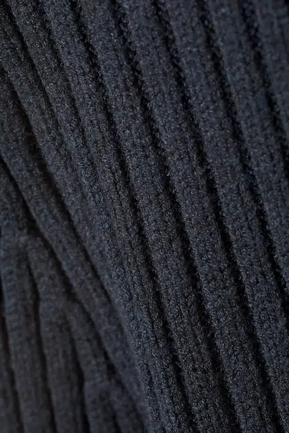 Jerséu de canalé Rora – Morado oscuro Jerséu de canalé Rora – Morado oscuro