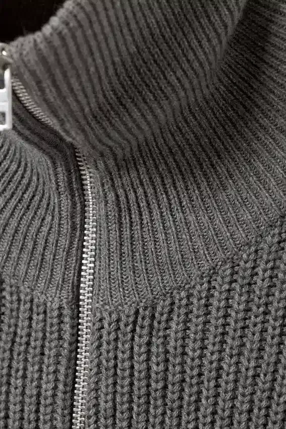 Jerséu de cuello alto con media cremallera de mezcla de lana – Gris oscuro Jerséu de cuello alto con media cremallera de mezcla de lana – Gris oscuro