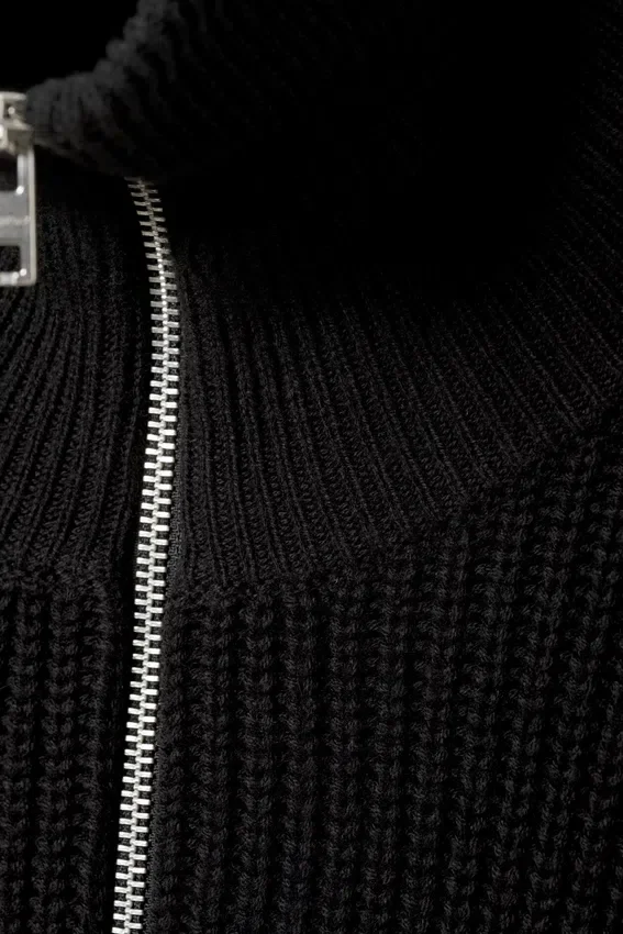 Jerséu de cuello alto con media cremallera de mezcla de lana – Negro Jerséu de cuello alto con media cremallera de mezcla de lana – Negro