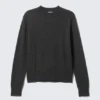 Jerséu de cuello redondo de mezcla de lana de corte regular – Negro