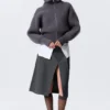 Jerséu de lana de cuello alto entallado – Gris oscuro Jerséu de lana de cuello alto entallado – Gris oscuro