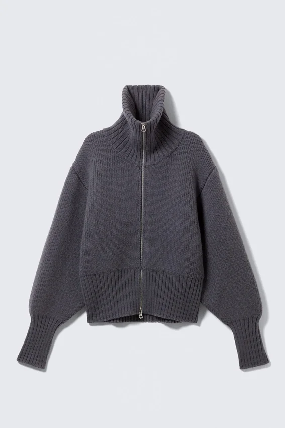 Jerséu de lana de cuello alto entallado – Gris oscuro Jerséu de lana de cuello alto entallado – Gris oscuro