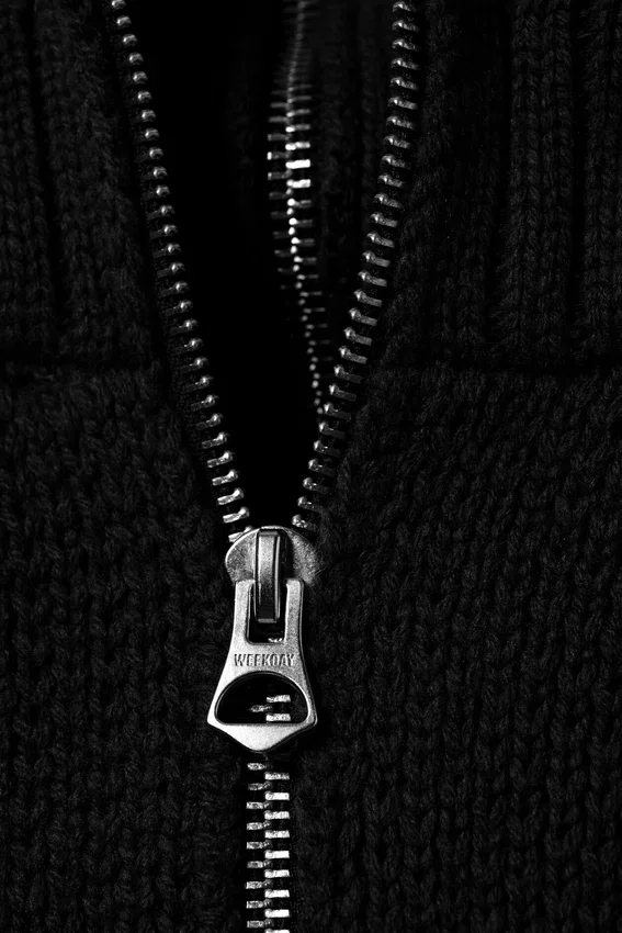 Jerséu de punto con cuello de embudo y doble cremallera – Negro Jerséu de punto con cuello de embudo y doble cremallera – Negro