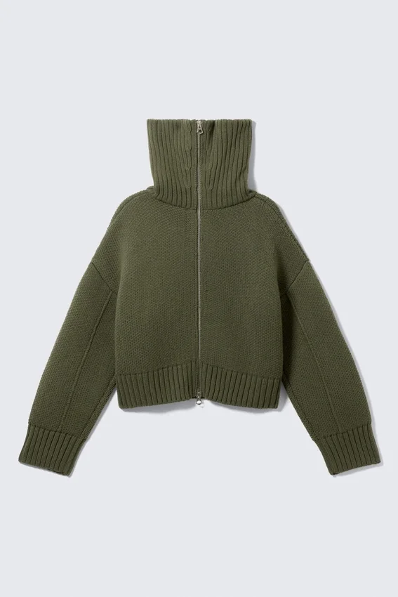 Jerséu de punto con cuello de embudo y doble cremallera – Verde caqui Jerséu de punto con cuello de embudo y doble cremallera – Verde caqui
