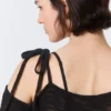 Jerséu de punto con hombros asimétricos atados – Negro Jerséu de punto con hombros asimétricos atados – Negro