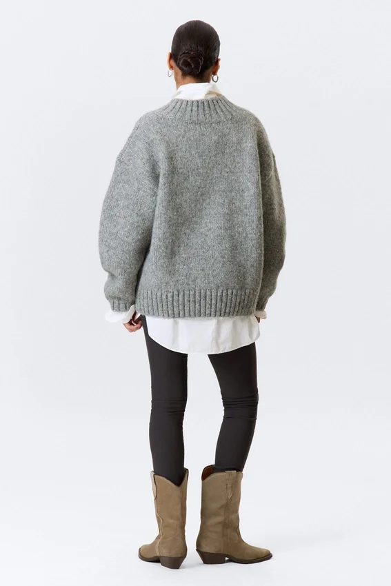 Jerséu de punto oversize con cuello en V – Gris jaspeado Jerséu de punto oversize con cuello en V – Gris jaspeado