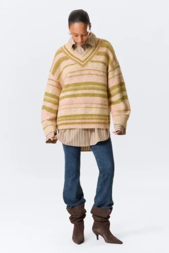 Jerséu de punto oversize con cuello en V – Rayas amarillas