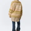 Jerséu de punto oversize con cuello en V – Rayas amarillas Jerséu de punto oversize con cuello en V – Rayas amarillas