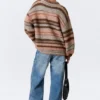 Jerséu de punto oversize con cuello en V – Rayas marrones y naranjas Jerséu de punto oversize con cuello en V – Rayas marrones y naranjas