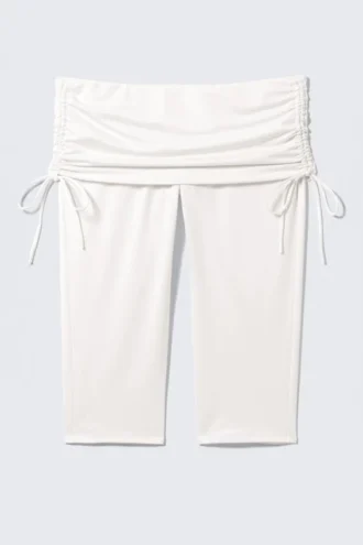 Leggings capri de talle bajo con fruncidos – Blanco roto