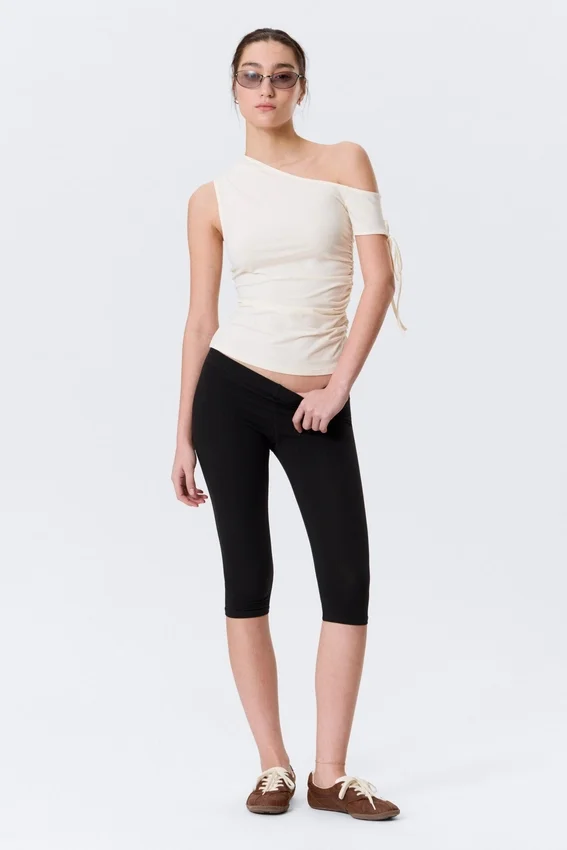 Leggings capri de talle medio y tacto suave – Negro Leggings capri de talle medio y tacto suave – Negro