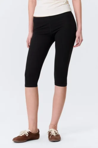 Leggings capri de talle medio y tacto suave – Negro