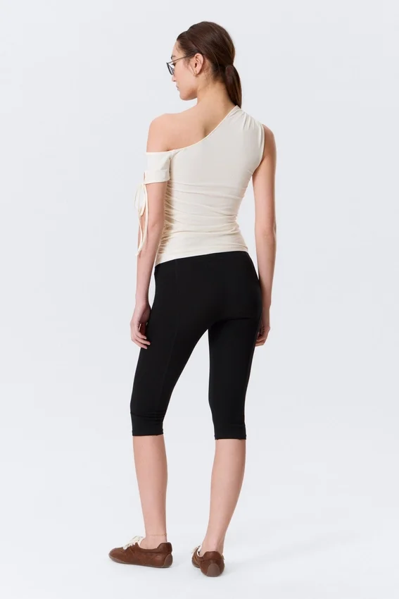 Leggings capri de talle medio y tacto suave – Negro Leggings capri de talle medio y tacto suave – Negro