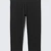 Leggings capri de talle medio y tacto suave – Negro Leggings capri de talle medio y tacto suave – Negro