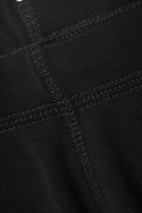 Leggings capri de talle medio y tacto suave – Negro Leggings capri de talle medio y tacto suave – Negro