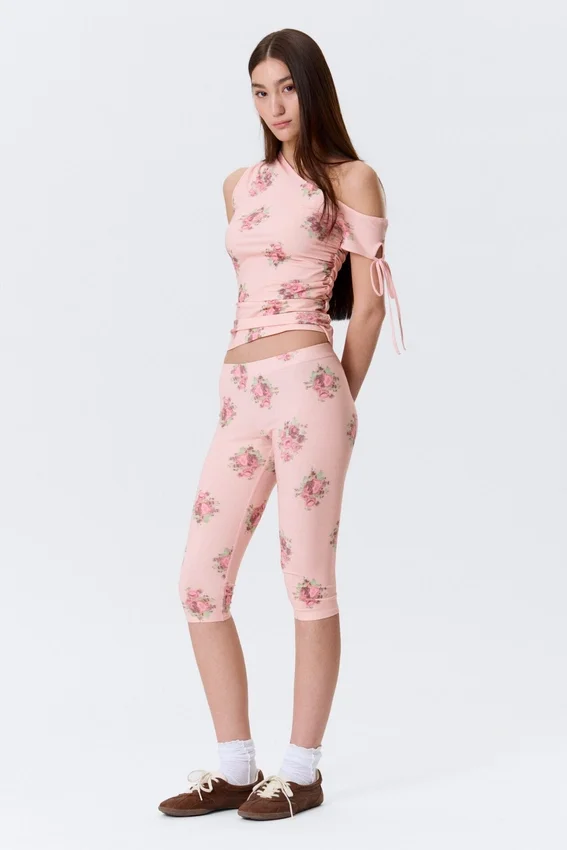Leggings capri de talle medio y tacto suave – Rosa claro – Estampado floral Leggings capri de talle medio y tacto suave – Rosa claro – Estampado floral