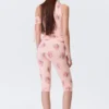 Leggings capri de talle medio y tacto suave – Rosa claro – Estampado floral Leggings capri de talle medio y tacto suave – Rosa claro – Estampado floral