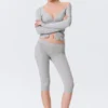 Leggings capri de talle medio y tejido suave – Gris jaspeado Leggings capri de talle medio y tejido suave – Gris jaspeado