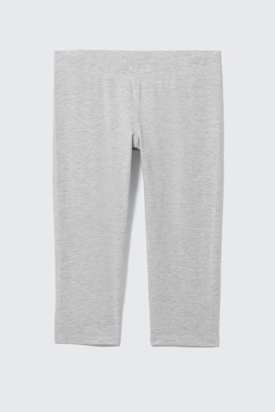 Leggings capri de talle medio y tejido suave – Gris jaspeado Leggings capri de talle medio y tejido suave – Gris jaspeado
