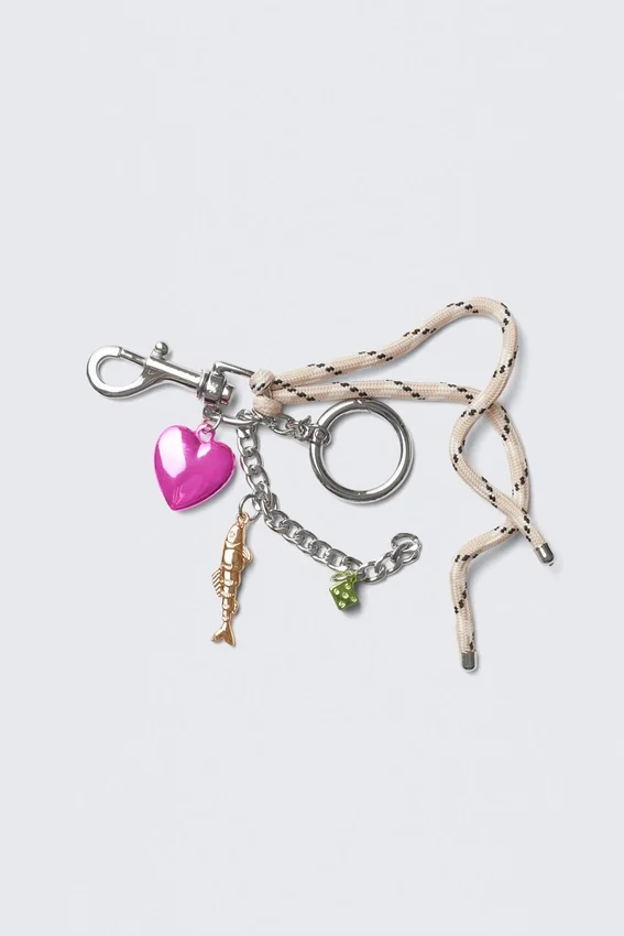 Llavero con múltiples dijes – Dusty Mole Llavero con múltiples dijes – Dusty Mole