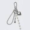Llavero con varios colgantes – Metal/Perlas Llavero con varios colgantes – Metal/Perlas