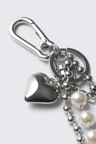 Llavero con varios colgantes – Metal/Perlas