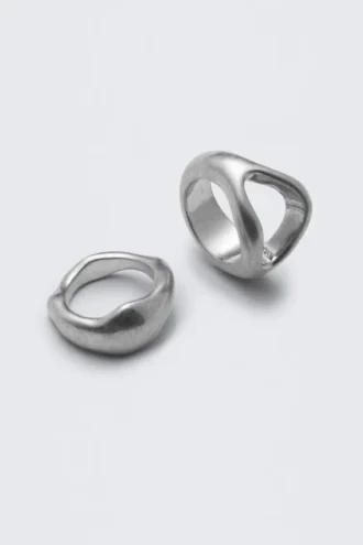 Lote de 2 anillos esculturales de gran tamaño – Plata empolvada
